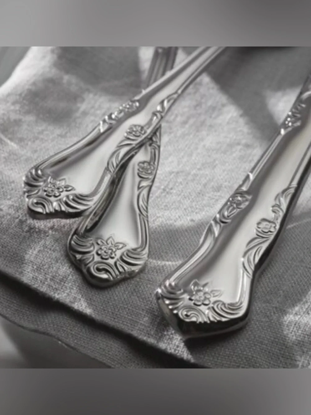 Oneida Azalea 45-Piece Mirror 18/0 Stainless Steel Flatware Set (Service for 8)